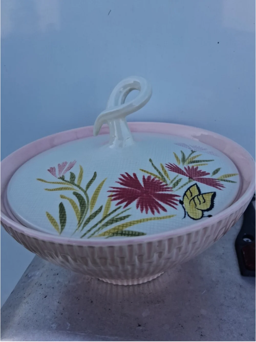 RED WING Pottery PINK SPICE Pattern CASSEROLE w/LID Red Wing MINNESOTA